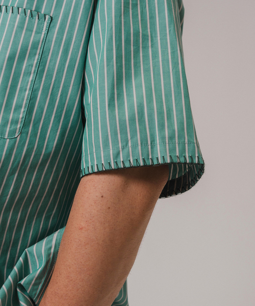 EDIFICE（エディフィス）の「ブランケットステッチ レギュラーカラー 半袖シャツ（シャツ/ブラウス・メンズ・ブルー系その他/ホワイト/ブラック/グリーン・LARGE/MEDIUM）」の21枚目の写真