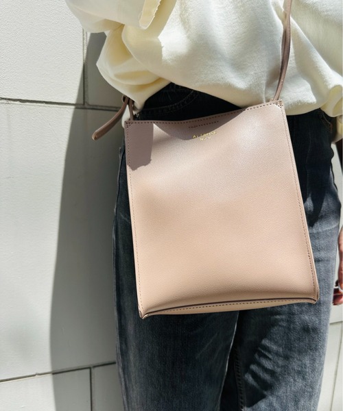 ALTROSE(アルトローズ)の「ALTROSE / シンシアショルダー / #790007(ショルダーバッグ・レディース・グレー/ダークグリーン/ベージュ系その他/ネイビー/グレー系その他/ワイン/ターコイズブルー/クリーム/ベージュ・ONESIZE)」の12枚目の写真