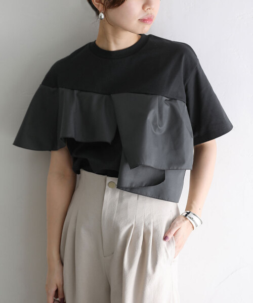 La TOTALITE(ラトータリテ)の「【MARECHAL TERRE/マルシャルテル】Ruffle Design T-shirt(Tシャツ/カットソー・レディース・ブラック/ホワイト/ライトグレー・FREE)」の3枚目の写真