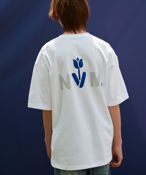 rehacer(レアセル)の「rehacer : N.V.M Back Logo Wide CS / N.V.M バックロゴ ワイド カットソー(Tシャツ/カットソー・メンズ・スミクロ/ベージュ/ホワイト・MEDIUM/LARGE/X-LARGE)」の5枚目の写真