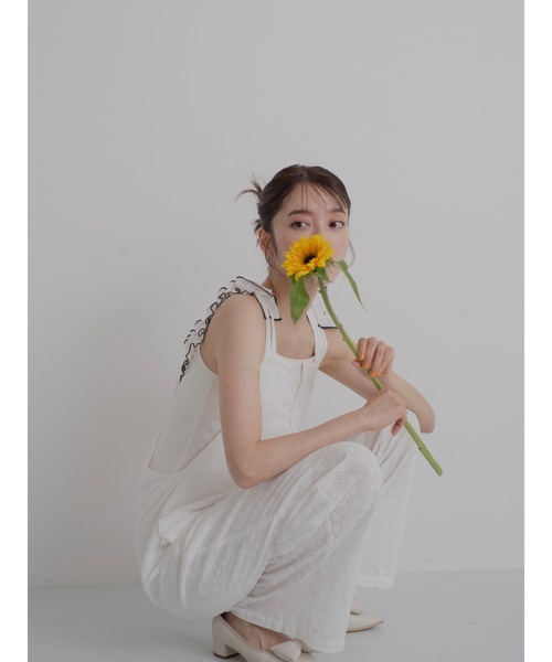 JUMELLE(ジュメロ)の「eyelet lace overall【低身長~高身長】(サロペット/オーバーオール・レディース・ホワイト・MEDIUM/SMALL)」の5枚目の写真