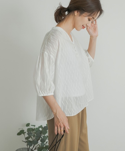 URBAN RESEARCH DOORS（アーバンリサーチドアーズ）の「コットンジャガードギャザーブラウス（シャツ/ブラウス・レディース・ブラック/オフホワイト・MEDIUM）」の18枚目の写真