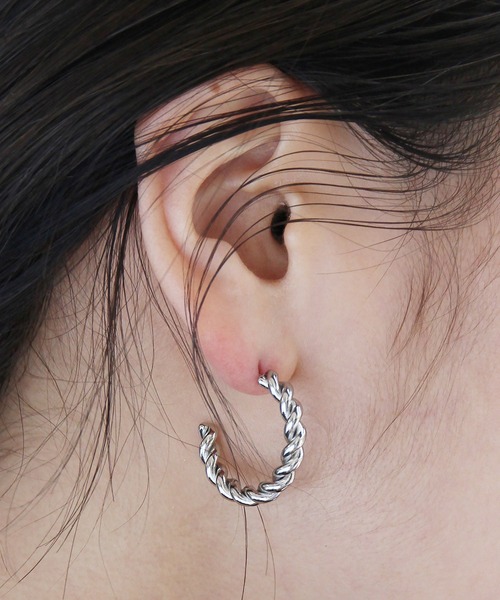 abaskdesign(アバスクデザイン)の「金属アレルギー対応 ツイストステンレスピアス M(ピアス(両耳用)・レディース・シルバー/ゴールド・FREE)」の12枚目の写真