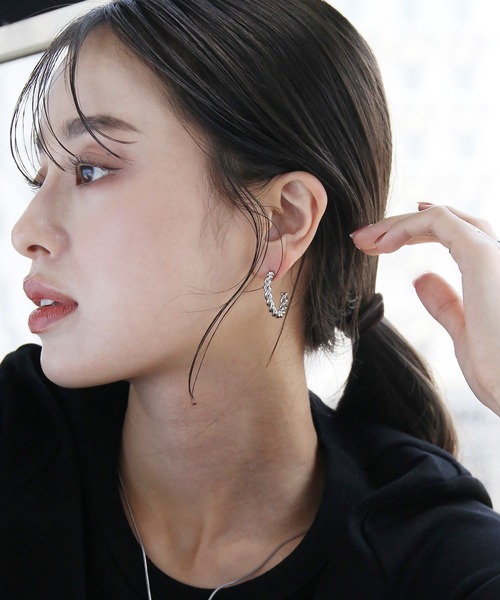 abaskdesign(アバスクデザイン)の「金属アレルギー対応 ツイストステンレスピアス M(ピアス(両耳用)・レディース・シルバー/ゴールド・FREE)」の11枚目の写真