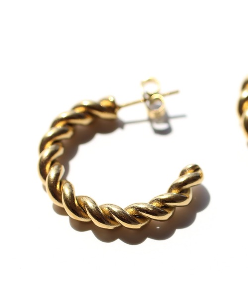 abaskdesign(アバスクデザイン)の「金属アレルギー対応 ツイストステンレスピアス M(ピアス(両耳用)・レディース・シルバー/ゴールド・FREE)」の6枚目の写真
