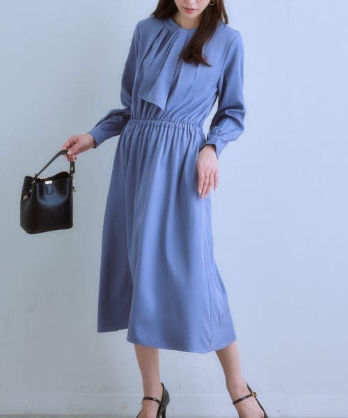 7days Life Styling(セブンデイズライフスタイリング)の「ボウタイが取り外せる2WAYワンピース(ワンピース・レディース・モカ/グレー系/ブラック・LL/L/M/S)」の4枚目の写真