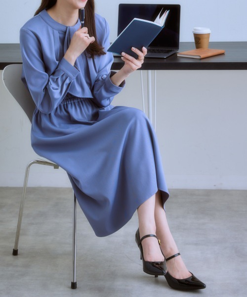 7days Life Styling(セブンデイズライフスタイリング)の「ボウタイが取り外せる2WAYワンピース(ワンピース・レディース・モカ/グレー系/ブラック・LL/L/M/S)」の6枚目の写真