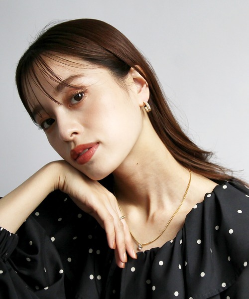 abaskdesign(アバスクデザイン)の「金属アレルギー対応 パール・キュービックジルコニアフープラインピアス(ピアス(両耳用)・レディース・ゴールド/ゴールド系その他・FREE)」の5枚目の写真