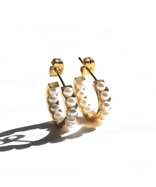 abaskdesign(アバスクデザイン)の「金属アレルギー対応 パール・キュービックジルコニアフープラインピアス(ピアス(両耳用)・レディース・ゴールド/ゴールド系その他・FREE)」の9枚目の写真
