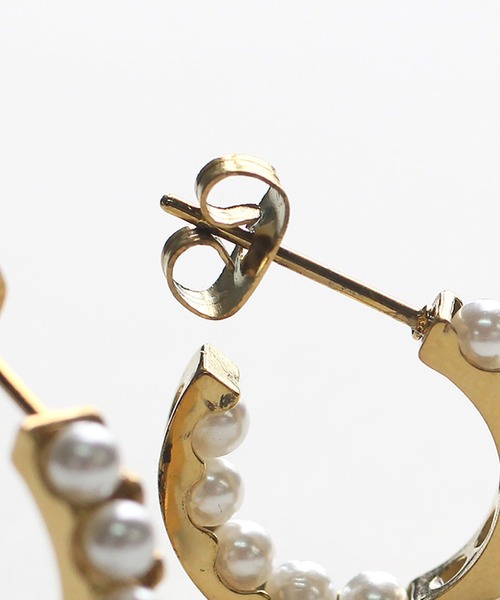 abaskdesign(アバスクデザイン)の「金属アレルギー対応 パール・キュービックジルコニアフープラインピアス(ピアス(両耳用)・レディース・ゴールド/ゴールド系その他・FREE)」の16枚目の写真