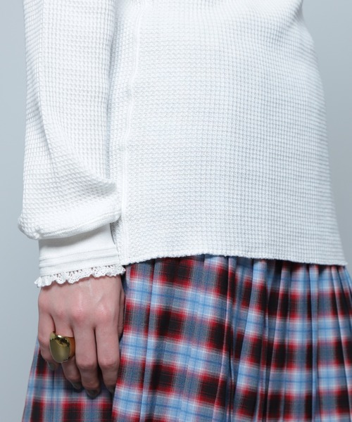 CREOLME（クレオルム）の「(CREOLME)フリルワッフルトップス（Tシャツ/カットソー・レディース・ブラック/ホワイト系その他・FREE）」の11枚目の写真