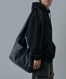 COLONY 2139 | ソフトフェイクレザービッグショルダー(ショルダーバッグ)