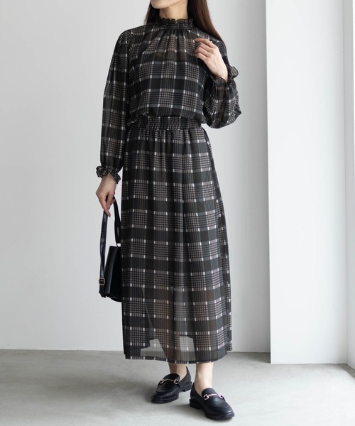 HusHusH（ハッシュアッシュ）の「HusHusH 衿シャーリング チェックブラウス（シャツ/ブラウス・レディース・チャコールグレー/ベージュ・M/L）」の3枚目の写真