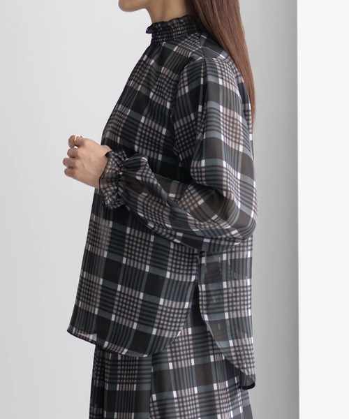 HusHusH（ハッシュアッシュ）の「HusHusH 衿シャーリング チェックブラウス（シャツ/ブラウス・レディース・チャコールグレー/ベージュ・M/L）」の12枚目の写真