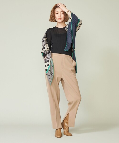 新品コンテconteスリット テーパードパンツ36ベージュ conte（コンテ）の「＜conte＞スリット テーパードパンツ