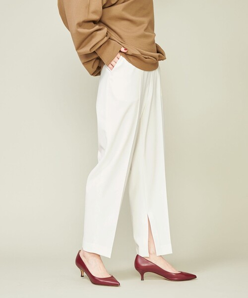 ＜conte＞スリット テーパードパンツ　White conte（コンテ）の「＜conte＞スリット テーパードパンツ（その他
