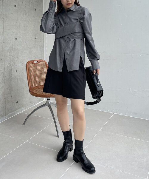 CAPRICIEUX LE'MAGE（カプリシューレマージュ）の「クロスビスチェシャツ（シャツ/ブラウス・レディース・ベージュ/アイボリー/グレー・FREE）」の17枚目の写真