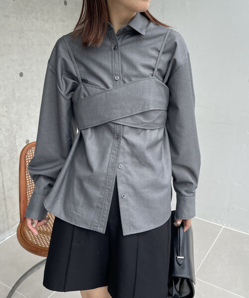 CAPRICIEUX LE'MAGE（カプリシューレマージュ）の「クロスビスチェシャツ（シャツ/ブラウス・レディース・ベージュ/アイボリー/グレー・FREE）」の18枚目の写真