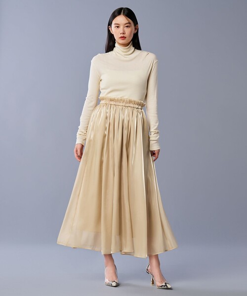 uncrave（アンクレイヴ）の「ブライトシャンブレー スカート（uncrave STANDARD）（スカート・レディース・ネイビー系/ダルブルー系/ライトイエロー系・1/2）」の3枚目の写真