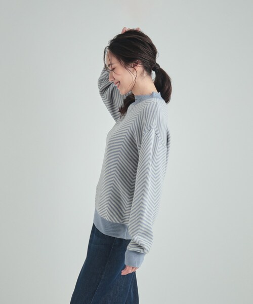 SHOO・LA・RUE(シューラルー)の「◆【S-LL/洗える/毛玉レス】クラシカルな柄が目を惹く プチハイネックニット(ニット/セーター・レディース・ブルー系9/ブラック系3/ブラック系4/ベージュ系3・04/03/02/01)」の10枚目の写真