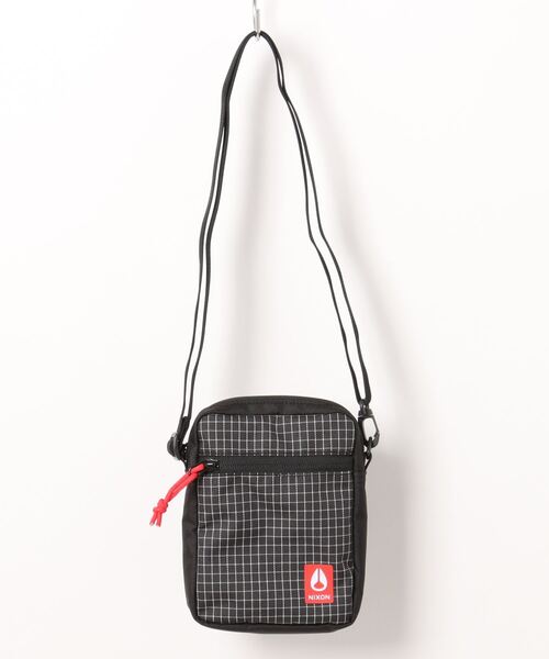 NIXON(ニクソン)の「【NIXON/ニクソン】Stash Bag ショルダーバッグ 容量1.5L 海洋プラスチックを採用したサステイナブルモデル(ボディバッグ/ウエストポーチ・メンズ・ブラック系その他2・FREE)」の1枚目の写真
