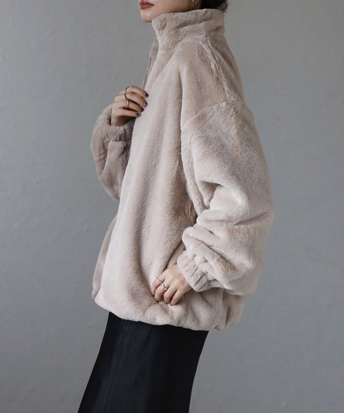 Fizz(フィズ)の「【Fizz/フィズ】 フェイクファー スタンドカラーブルゾン(ブルゾン・レディース・モカ/グレイッシュベージュ/ブラック/アイボリー・M)」の6枚目の写真