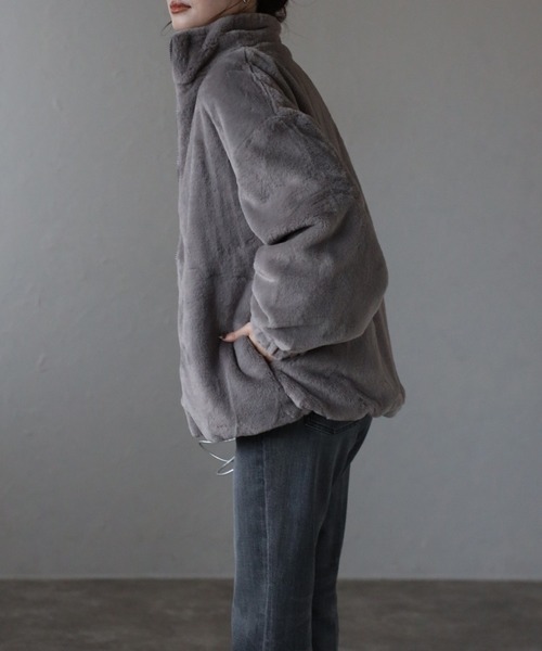 Fizz(フィズ)の「【Fizz/フィズ】 フェイクファー スタンドカラーブルゾン(ブルゾン・レディース・モカ/グレイッシュベージュ/ブラック/アイボリー・M)」の11枚目の写真