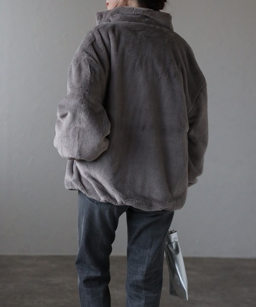 Fizz(フィズ)の「【Fizz/フィズ】 フェイクファー スタンドカラーブルゾン(ブルゾン・レディース・モカ/グレイッシュベージュ/ブラック/アイボリー・M)」の12枚目の写真