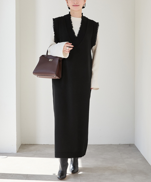 VERMEIL par iena(ヴェルメイユパーイエナ)の「woolmix フリルリブニットワンピース(ワンピース・レディース・ブラック/チャコールグレー・FREE)」の3枚目の写真