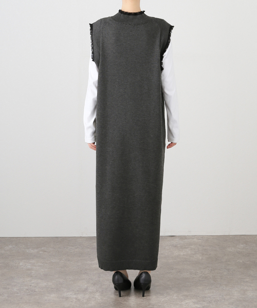 VERMEIL par iena(ヴェルメイユパーイエナ)の「woolmix フリルリブニットワンピース(ワンピース・レディース・ブラック/チャコールグレー・FREE)」の20枚目の写真