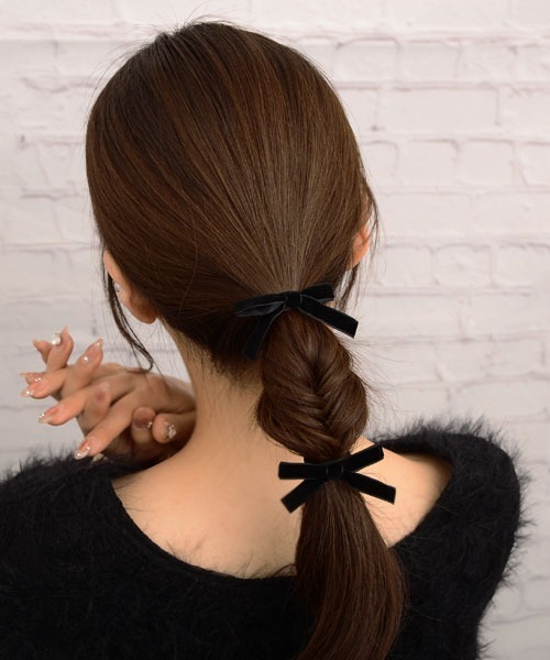 VIBGYOR Women（ヴィブジョー　ウィメン）の「【float】ベロア ミニリボン ヘアピン【2個セット】（ヘアピン・レディース・ブラック・FREE）」の6枚目の写真