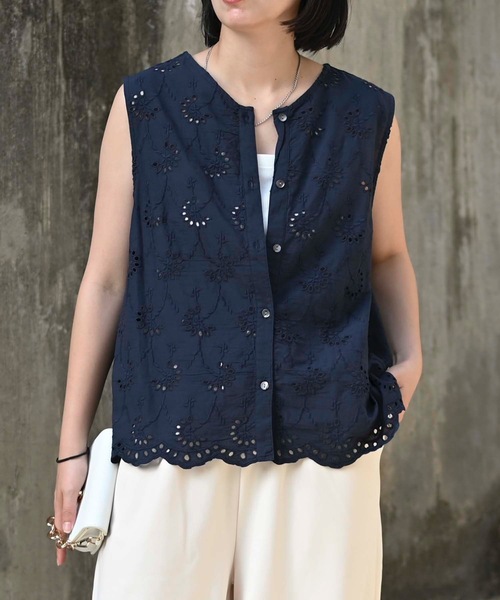 ＆HALF（アンドハーフ）の「インド綿刺繍ノースリーブブラウス（インド綿.インドコットン.コットン100%,綿100%）（シャツ/ブラウス・レディース・ネイビー/ライトグレー/グリーン/ブラック/オフホワイト・M/L）」の17枚目の写真