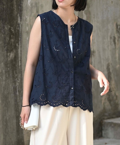 ＆HALF（アンドハーフ）の「インド綿刺繍ノースリーブブラウス（インド綿.インドコットン.コットン100%,綿100%）（シャツ/ブラウス・レディース・ネイビー/ライトグレー/グリーン/ブラック/オフホワイト・M/L）」の19枚目の写真