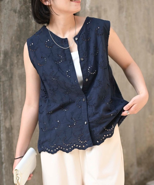 ＆HALF（アンドハーフ）の「インド綿刺繍ノースリーブブラウス（インド綿.インドコットン.コットン100%,綿100%）（シャツ/ブラウス・レディース・ネイビー/ライトグレー/グリーン/ブラック/オフホワイト・M/L）」の18枚目の写真
