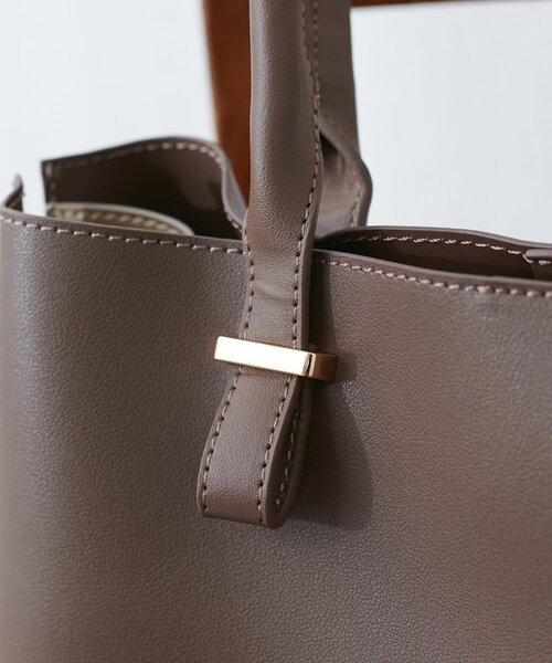 natural couture(ナチュラルクチュール)の「きれいめバイカラーA4BAG(ショルダーバッグ・レディース・アイボリー/ライトグレー/ブラウン・FREE)」の13枚目の写真