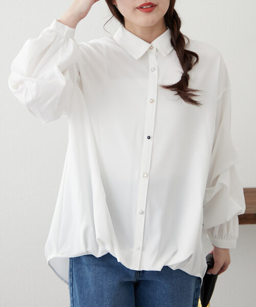 Remind me and forever（リマインドミーアンドフォーエバー）の「いろいろボタン、段々袖タケノコタックブラウス（シャツ/ブラウス・レディース・ネイビー/サックスブルー/オフホワイト/グレイッシュベージュ/ミント・FREE）」の2枚目の写真