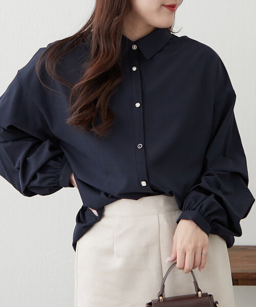 Remind me and forever（リマインドミーアンドフォーエバー）の「いろいろボタン、段々袖タケノコタックブラウス（シャツ/ブラウス・レディース・ネイビー/サックスブルー/オフホワイト/グレイッシュベージュ/ミント・FREE）」の9枚目の写真