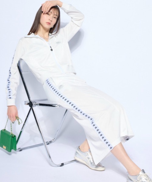 Kappa(カッパ)の「サイドテープ ジャージスカート(スカート・レディース・ネイビー/ホワイト・MEDIUM/LARGE/X-LARGE)」の2枚目の写真