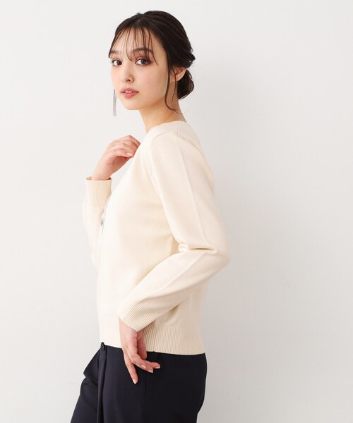 LAURA ASHLEY(ローラアシュレイ)の「【ハイゲージ】大判刺繍ニット(ニット/セーター・レディース・オフホワイト/ライトグリーン/ネイビー・40/38)」の22枚目の写真