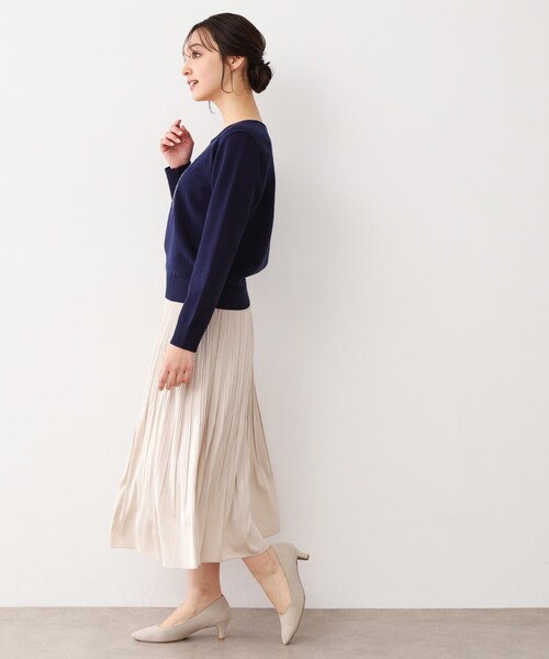 LAURA ASHLEY(ローラアシュレイ)の「【ハイゲージ】大判刺繍ニット(ニット/セーター・レディース・オフホワイト/ライトグリーン/ネイビー・40/38)」の12枚目の写真