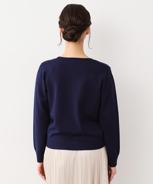 LAURA ASHLEY(ローラアシュレイ)の「【ハイゲージ】大判刺繍ニット(ニット/セーター・レディース・オフホワイト/ライトグリーン/ネイビー・40/38)」の8枚目の写真