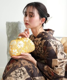 utatane（ウタタネ）の「かごバッグ フラワーステッチ ストーンツイストクラッチバッグ（ショルダーバッグ）」