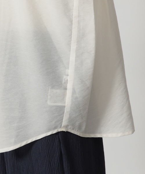 LAKOLE（ラコレ）の「袖シャーリングシャツ4 / 323171（シャツ/ブラウス・レディース・オフホワイト/ブルー/イエロー/ミント・FREE）」の6枚目の写真