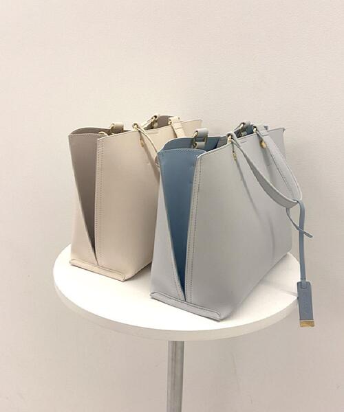 OPAQUE.CLIP（オペークドットクリップ）の「【2WAY】バイカラー3層ミドルトートバッグ（トートバッグ・レディース・ブラック系4/アイボリー系4/ピンク系9/ライトグレー系4/ベージュ系その他7/ブラウン系8・00）」の7枚目の写真
