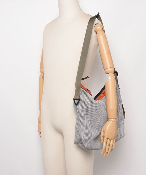 WEEKEND(ER)(ウィークエンダー)の「WEEKEND(ER) ウィークエンダー WKDMESH SHOULDER メッシュショルダーバッグ(ショルダーバッグ・メンズ・イエロー/グレー/ブラック/オリーブ・FREE)」の11枚目の写真