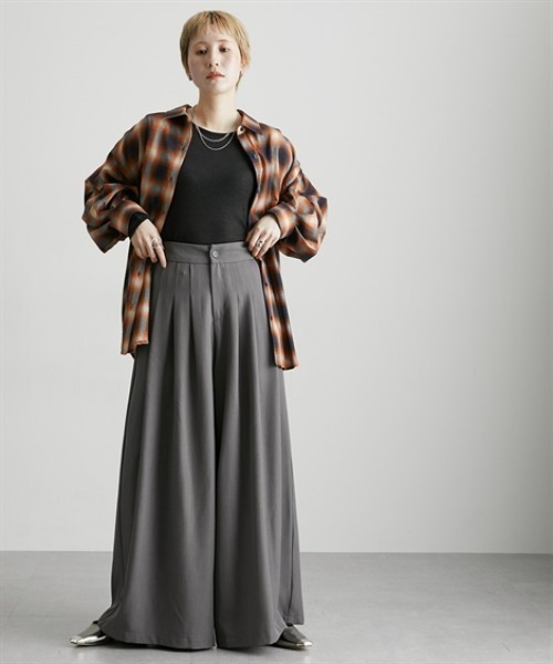 Soiunique（スワユニーク）の「落ち感素材たっぷりタックワイドパンツ ［Soiunique］（スラックス・レディース・ベージュ/グレー/ブラック・M/L/LL）」の21枚目の写真