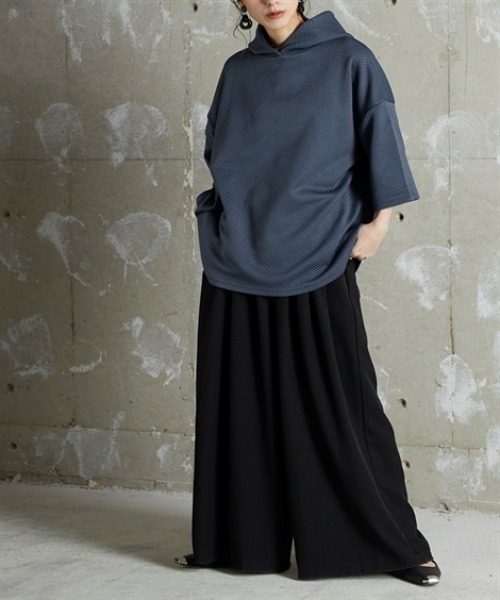 Soiunique（スワユニーク）の「落ち感素材たっぷりタックワイドパンツ ［Soiunique］（スラックス・レディース・ベージュ/グレー/ブラック・M/L/LL）」の5枚目の写真