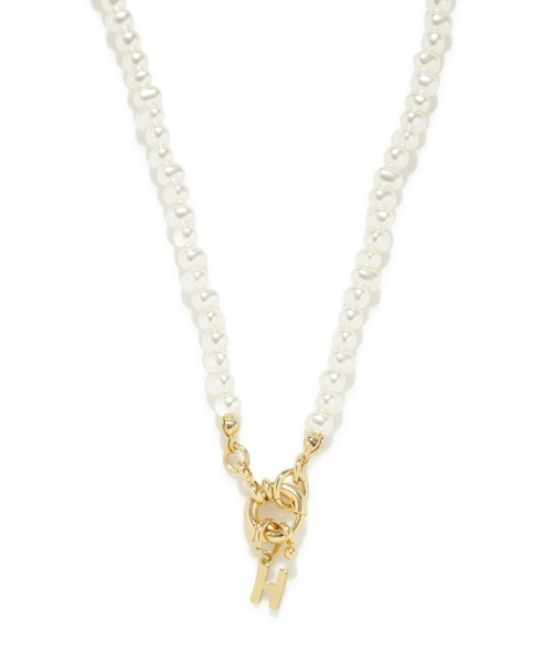 Mila Owen(ミラオーウェン)の「アルファベットチャームパールチョーカー(ネックレス・レディース・R/K/M/A/H・FREE)」の3枚目の写真