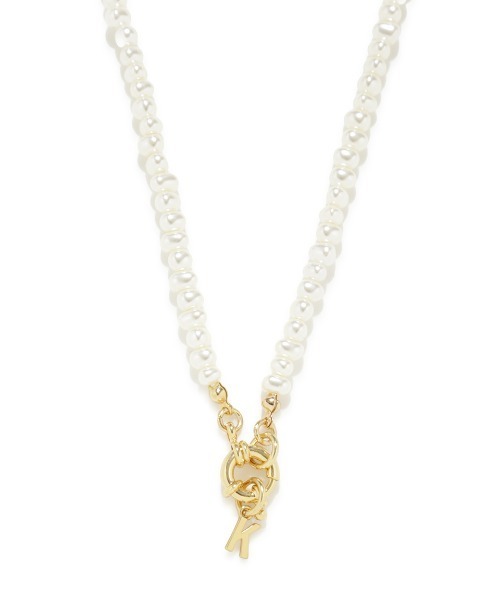 Mila Owen(ミラオーウェン)の「アルファベットチャームパールチョーカー(ネックレス・レディース・R/K/M/A/H・FREE)」の4枚目の写真