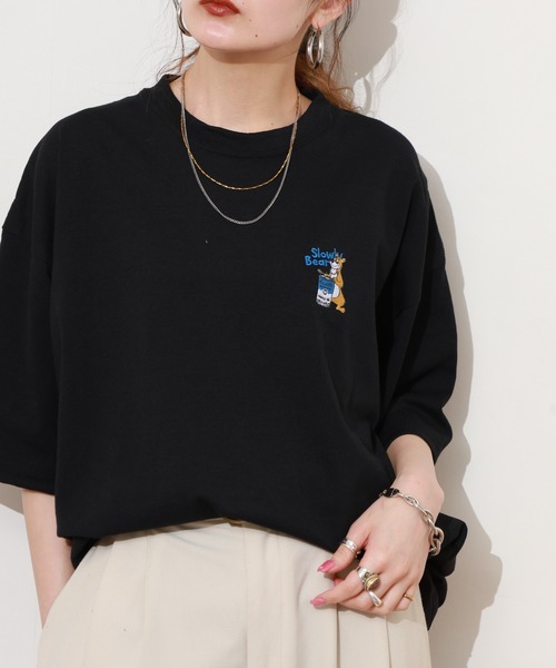 FUNALIVE(ファンアライブ)の「ワンポイント刺繍 ワイドTシャツ 吸水速乾 UVカット(Tシャツ/カットソー・メンズ・サーモンピンク/ホワイト/ミント/スミクロ/ネイビー/イエロー/ホワイト系その他2/ダークグリーン/ブルー/グレイッシュベージュ/ブラック系その他2/ブラック/ブラック系その他3/ホワイト系その他4/ブラック系その他5/ブラック系2/ブラック系4/ブラック系その他7/ホワイト系その他3/ブラック系その他4/ブラック系その他6/ブラック系1/ブラック系3/ホワイト系その他5/ブラック系5/ブラック系6/ブラック系7/ホワイト系その他6/ホワイト系その他7/ホワイト系1/グレー系1/ダークグリーン系1/ブラック系/ホワイト系2/ブラック系8/ホワイト系/ブラック系9/グレー系2/グレー系3/ホワイト系3・M/LL/L)」の21枚目の写真